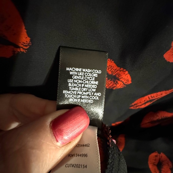 TORRID  Black & Red Lips Georgette Cold Shoulder Blouse VALENTINES      #V - Picture 7 of 8